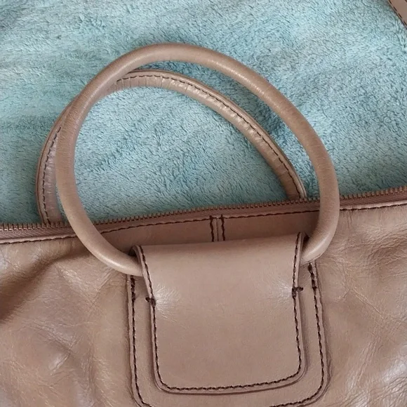 Hobo Shelia Large Polished Leather Satchel - Picture 2 of 8